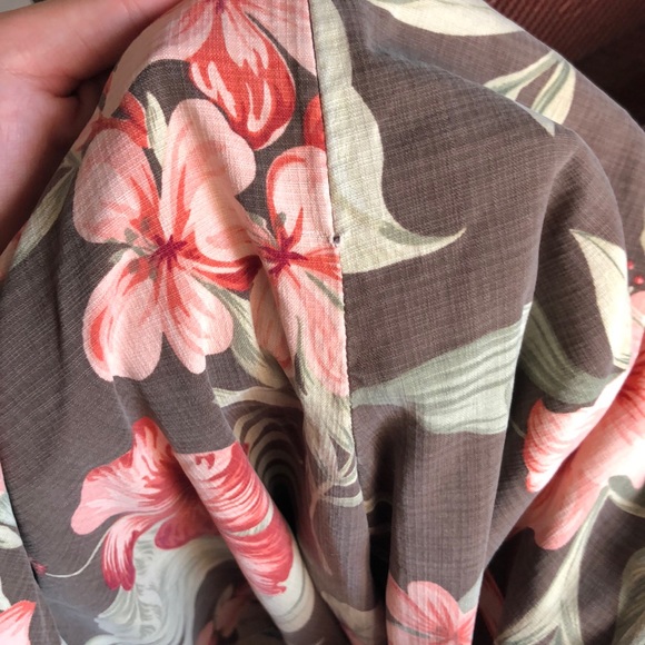 Vintage 90s Silk Hawaiian Floral Capris - Picture 11 of 11